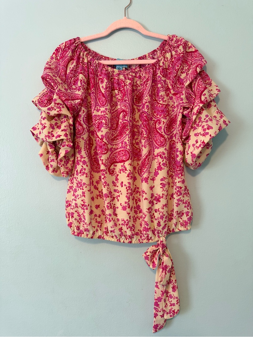 NWOT CeCe Cream and Pink Paisley Ruffle Tie-Hem Blouse Size S